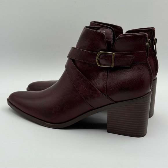 Frye & Co Women’s Vegan Leather Ankle Booties Buckle Block Heel Redwood 9.5 - Picture 5 of 16